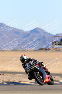 media/Jan-08-2022-SoCal Trackdays (Sat) [[1ec2777125]]/Turn 4 (1145am)/